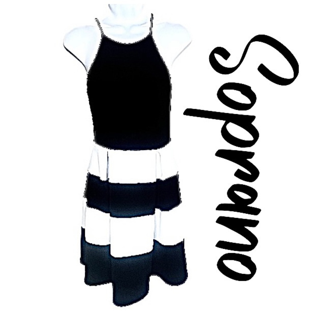 Soprano Black & White Waffle Texture A-Line Pleated Dress Womens Size M EUC!